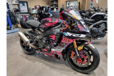 YAMAHA YZF 1000 R1