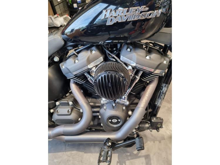 HARLEY-DAVIDSON SOFTAIL STREET BOB 107 