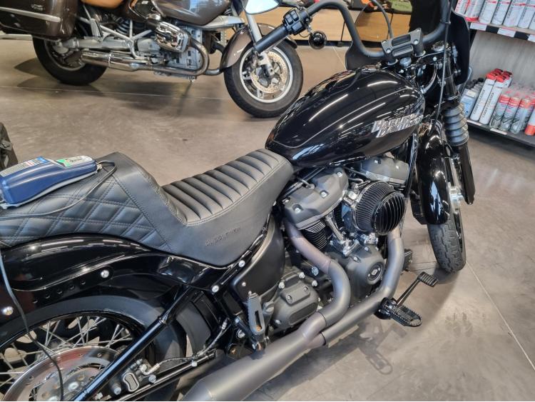 HARLEY-DAVIDSON SOFTAIL STREET BOB 107 